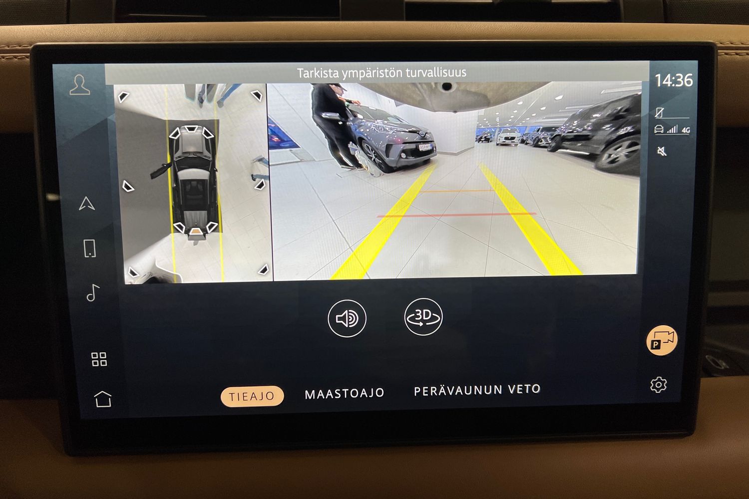 Land Rover Defender 2025