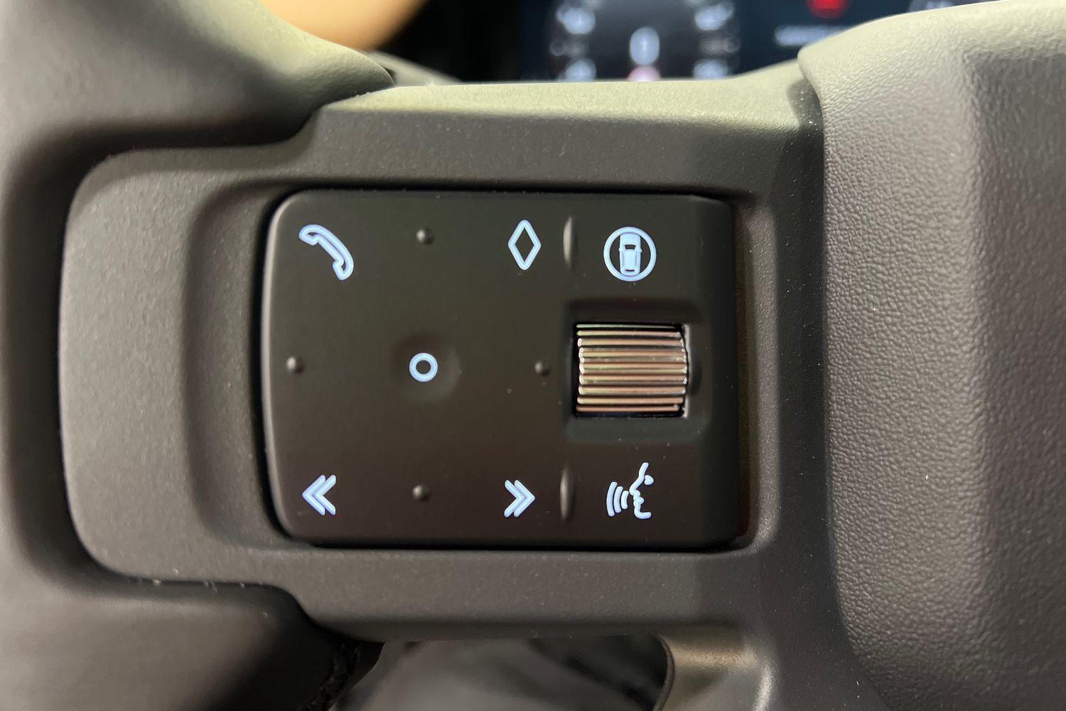 Land Rover Defender 2025