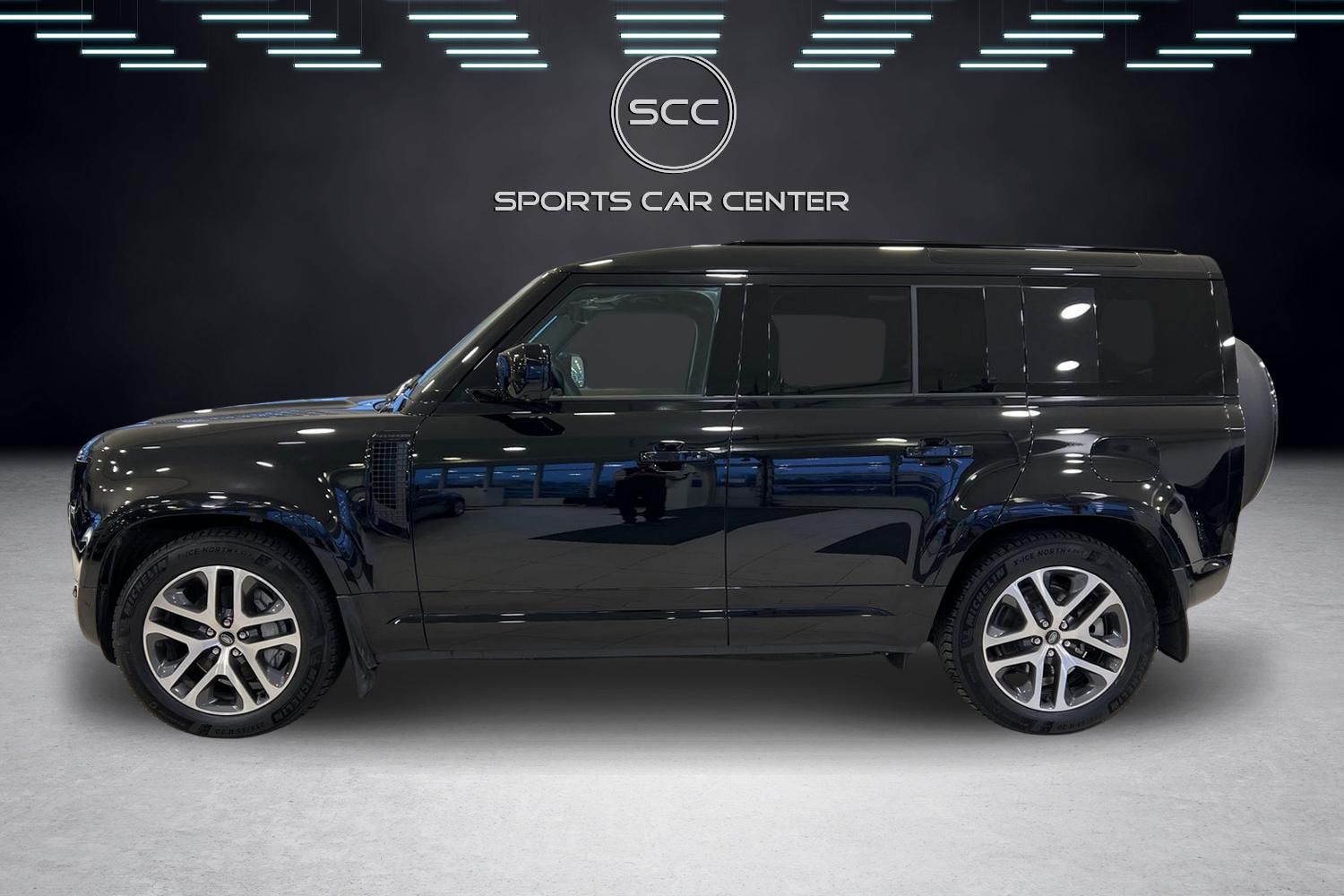 Land Rover Defender 2025