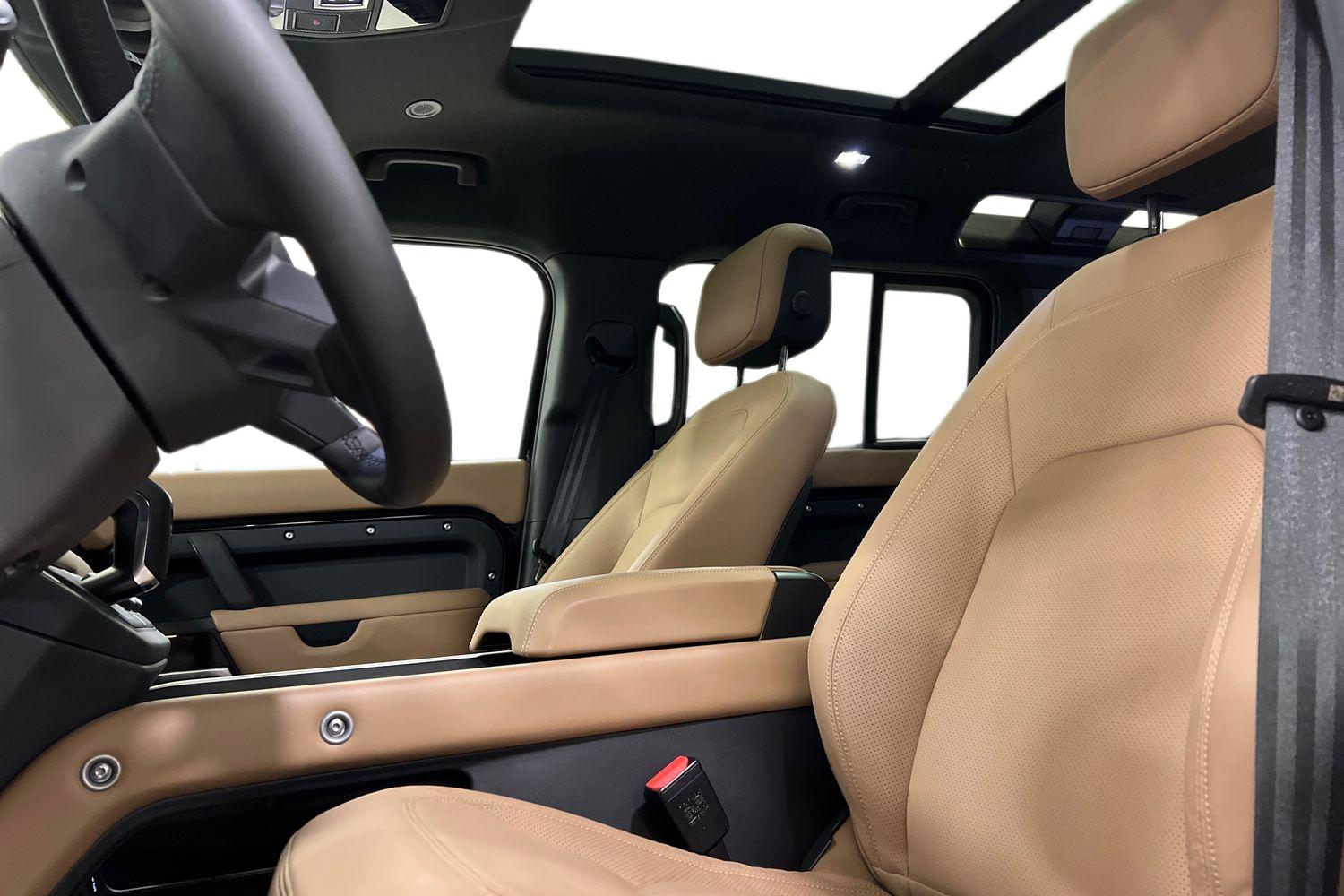 Land Rover Defender 2025