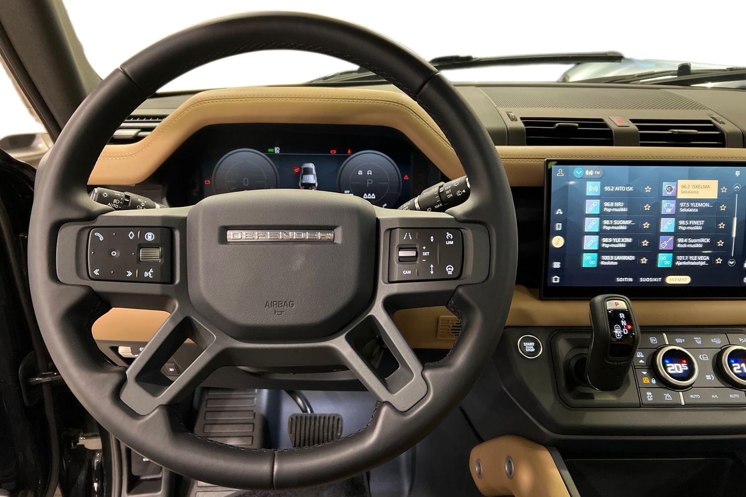 Land Rover Defender 2025