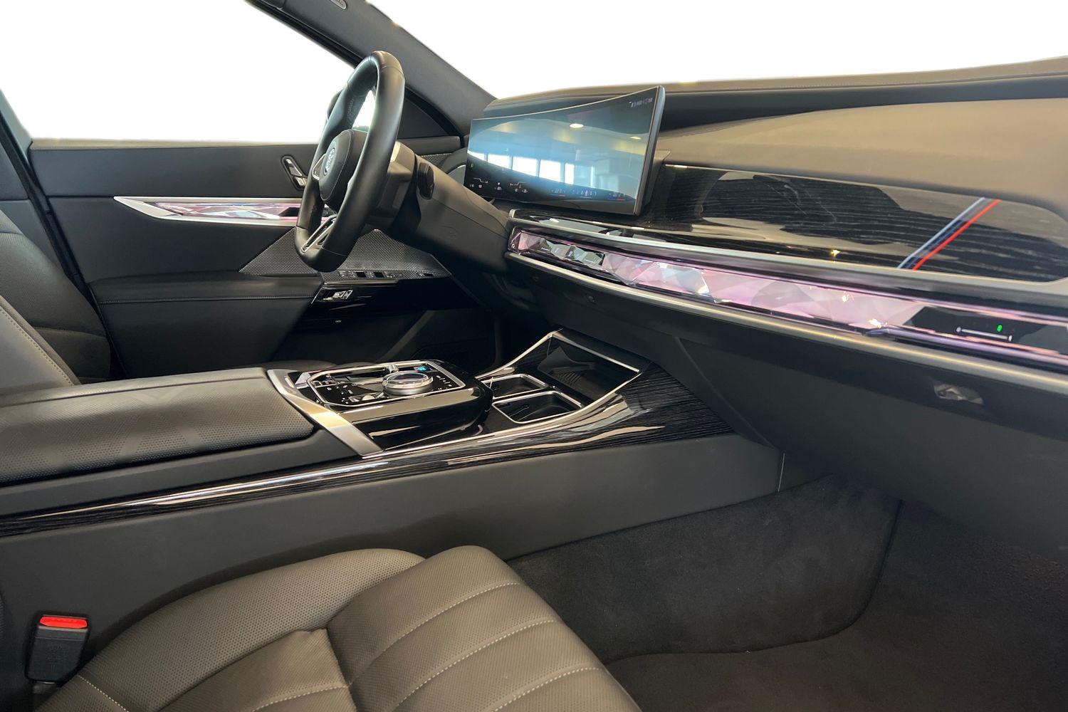 BMW i7 2024