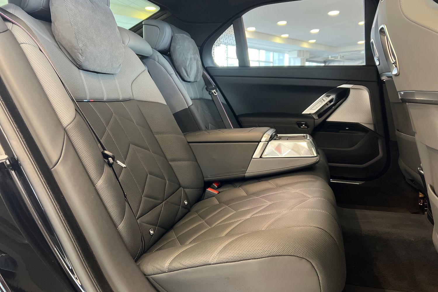 BMW i7 2024