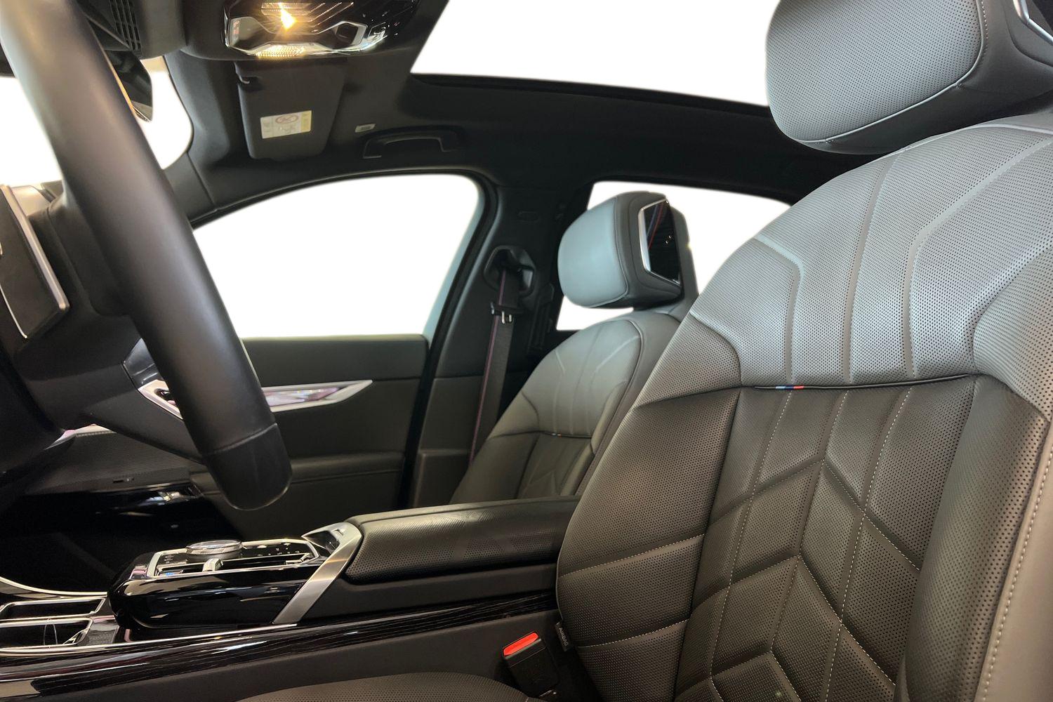 BMW i7 2024