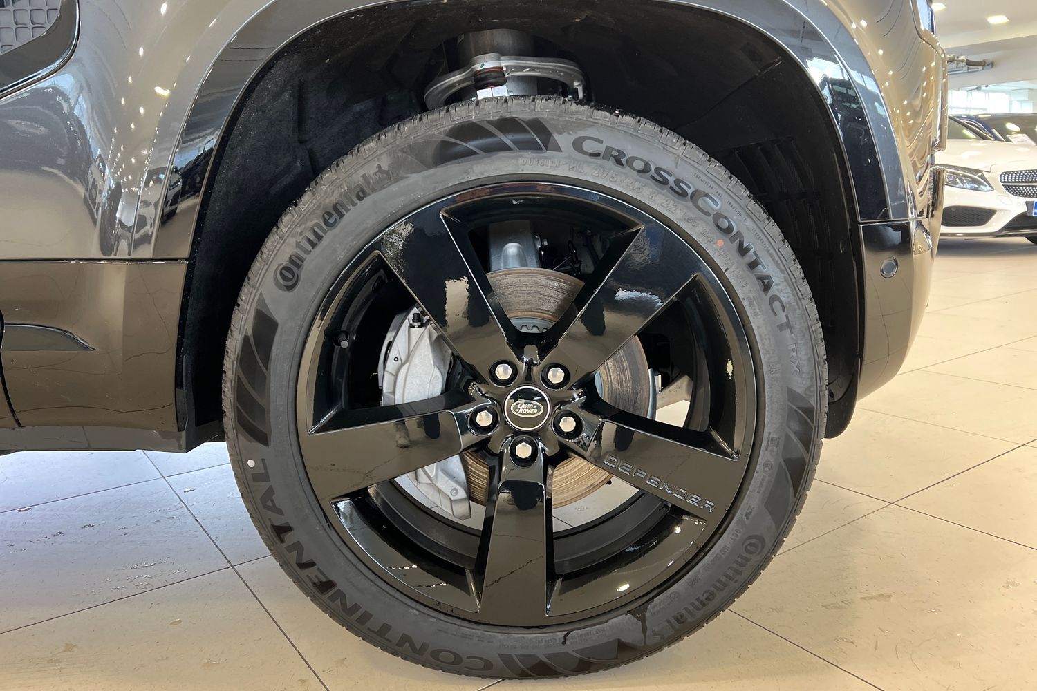 Land Rover Defender 2025