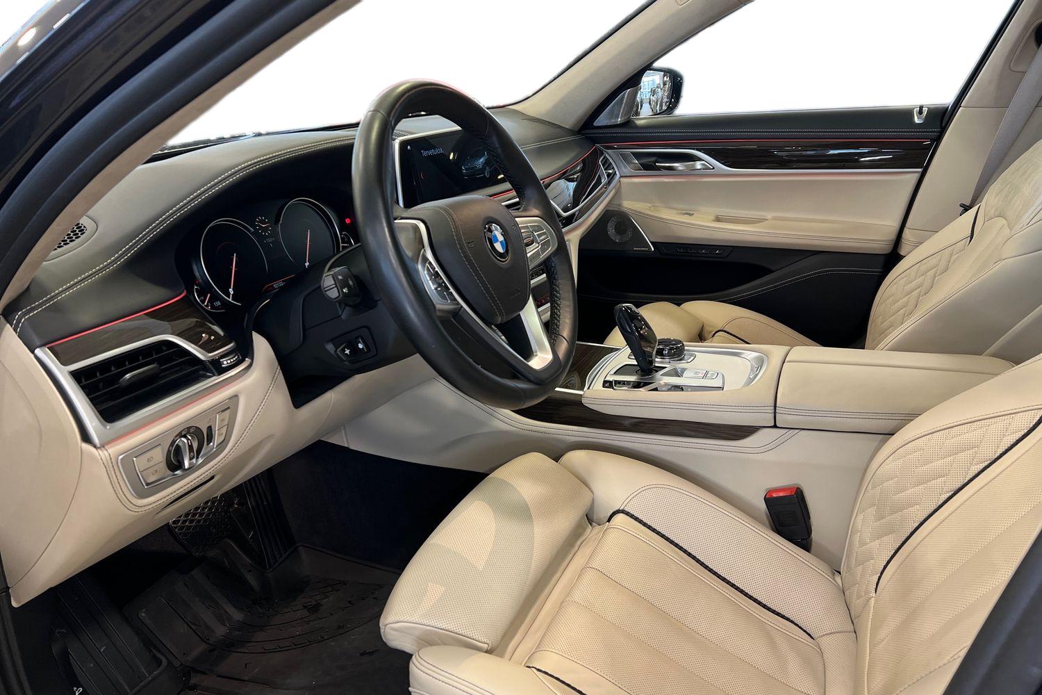 BMW 750 2018