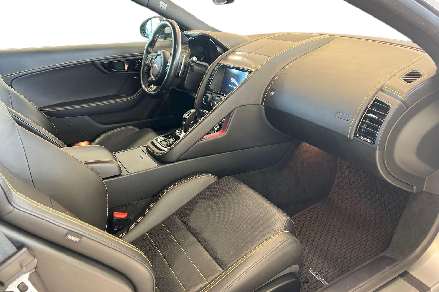 Jaguar F-type 2017