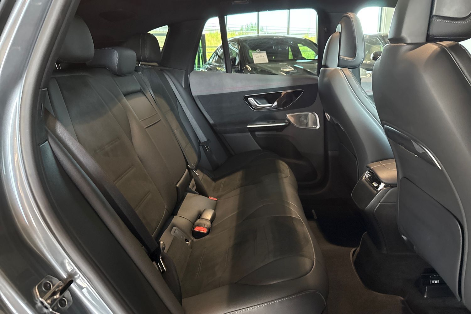 Mercedes-Benz EQE SUV 2025