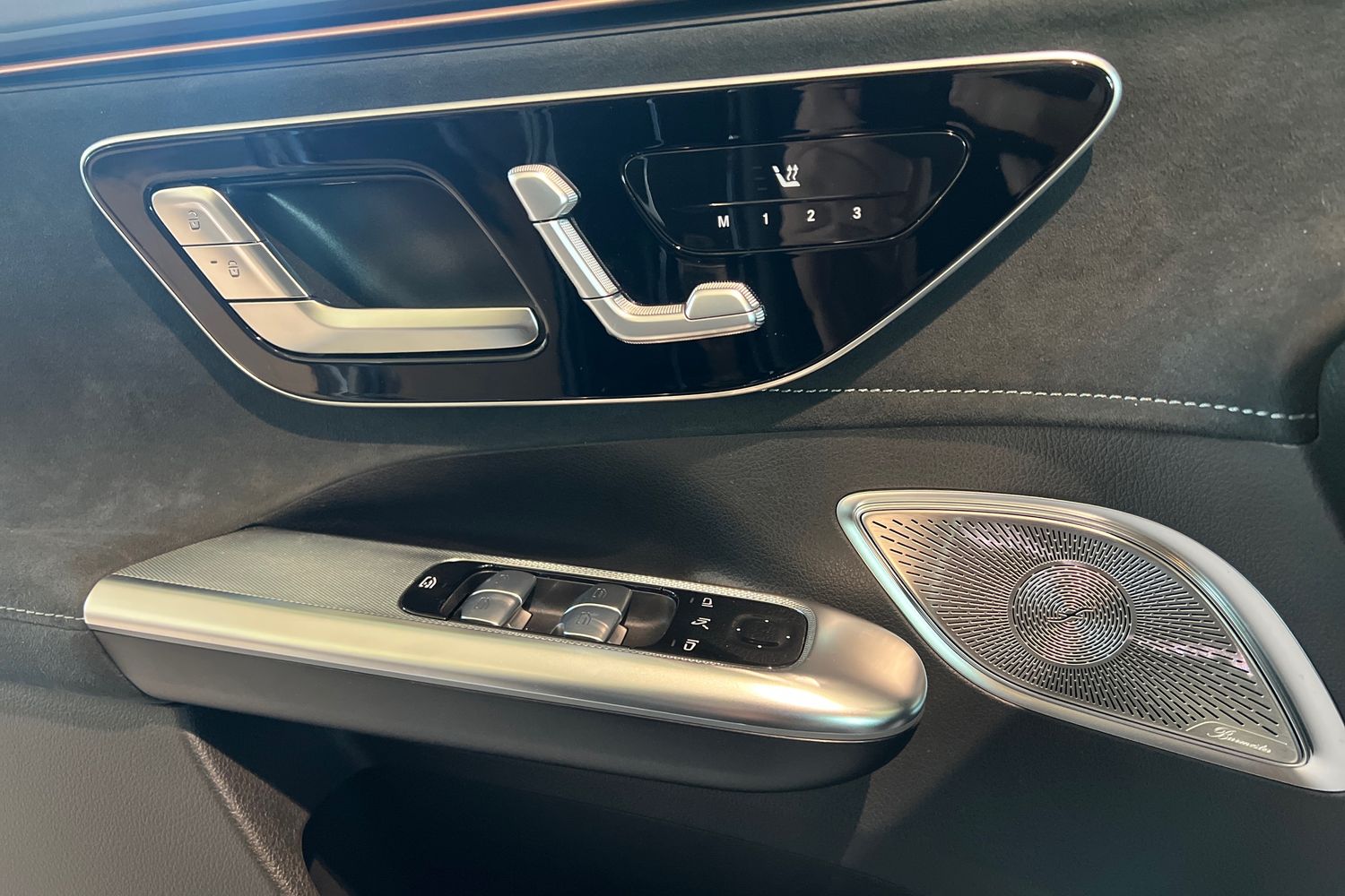 Mercedes-Benz EQE SUV 2025