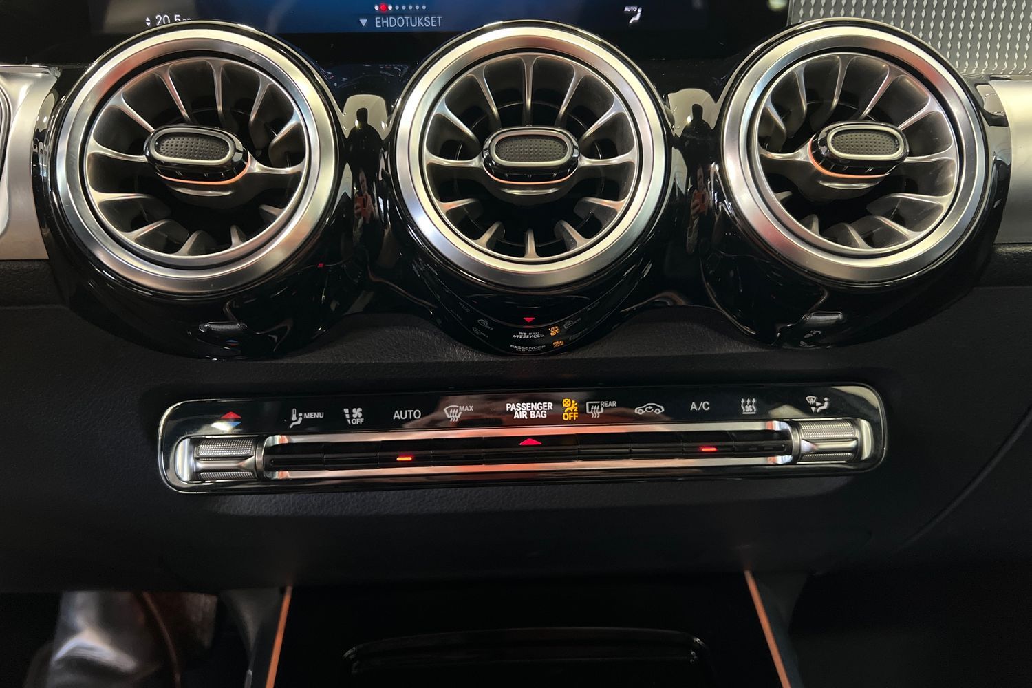 Mercedes-Benz EQB 2023