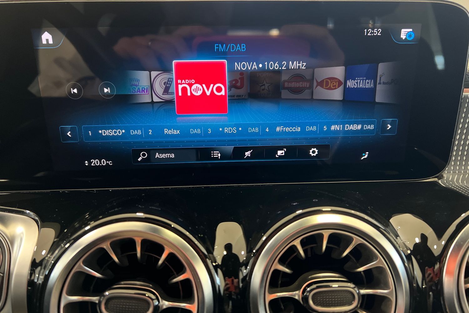 Mercedes-Benz EQB 2023