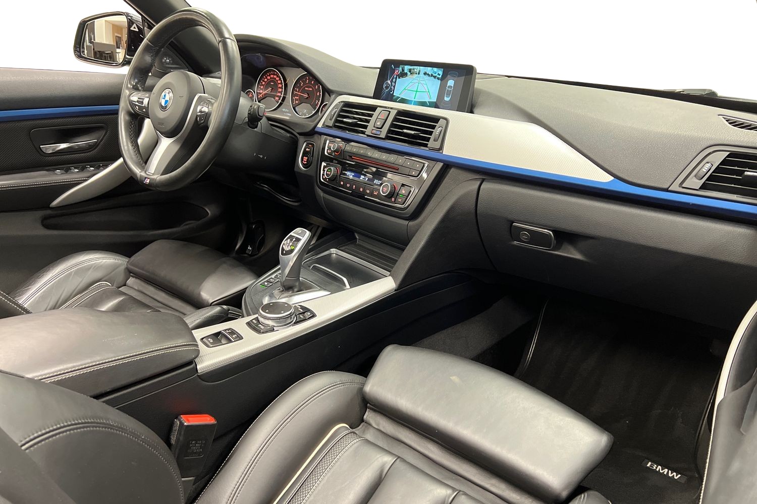 BMW 435 Cabriolet A xDrive M-Sport / Harman/Kardon / ACC / HUD / Keyless / Niskanläm. / Surround View /