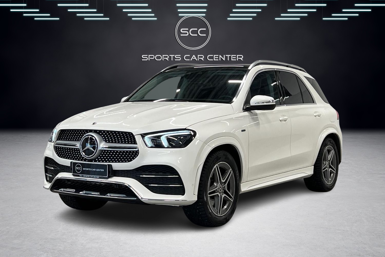 Mercedes-Benz GLE 350 e 4MATIC EQ Power AMG / Distronic+ / Koukku / Multibeam-LED / Panorama / Kamera / Navi