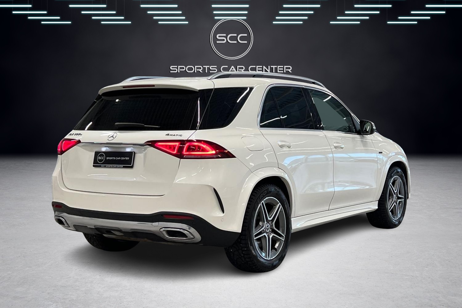 Mercedes-Benz GLE 350 e 4MATIC EQ Power AMG / Distronic+ / Koukku / Multibeam-LED / Panorama / Kamera / Navi