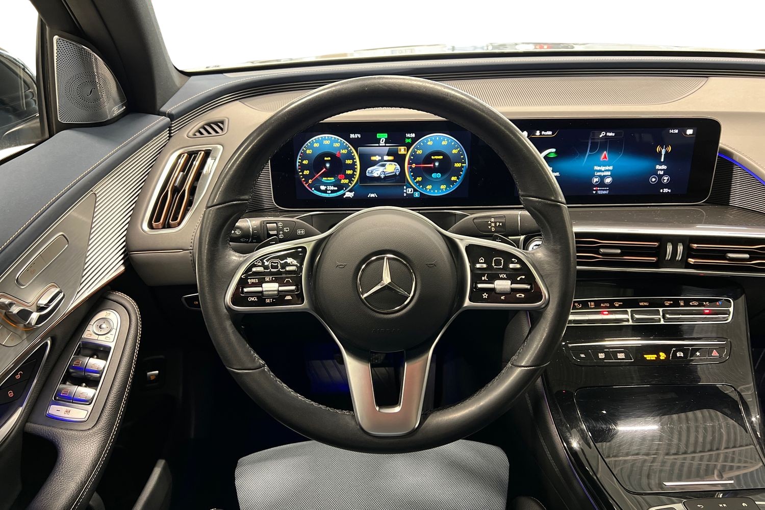 Mercedes-Benz EQC 400 4Matic / Distronic / Burmester / Multibeam LED / Keyless / 360 / Kattoluukku / HUD