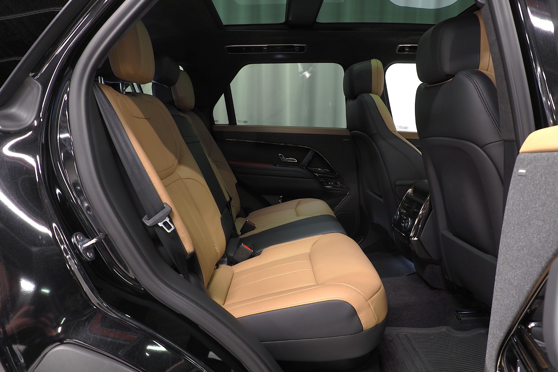 Land Rover Range Rover Sport 7