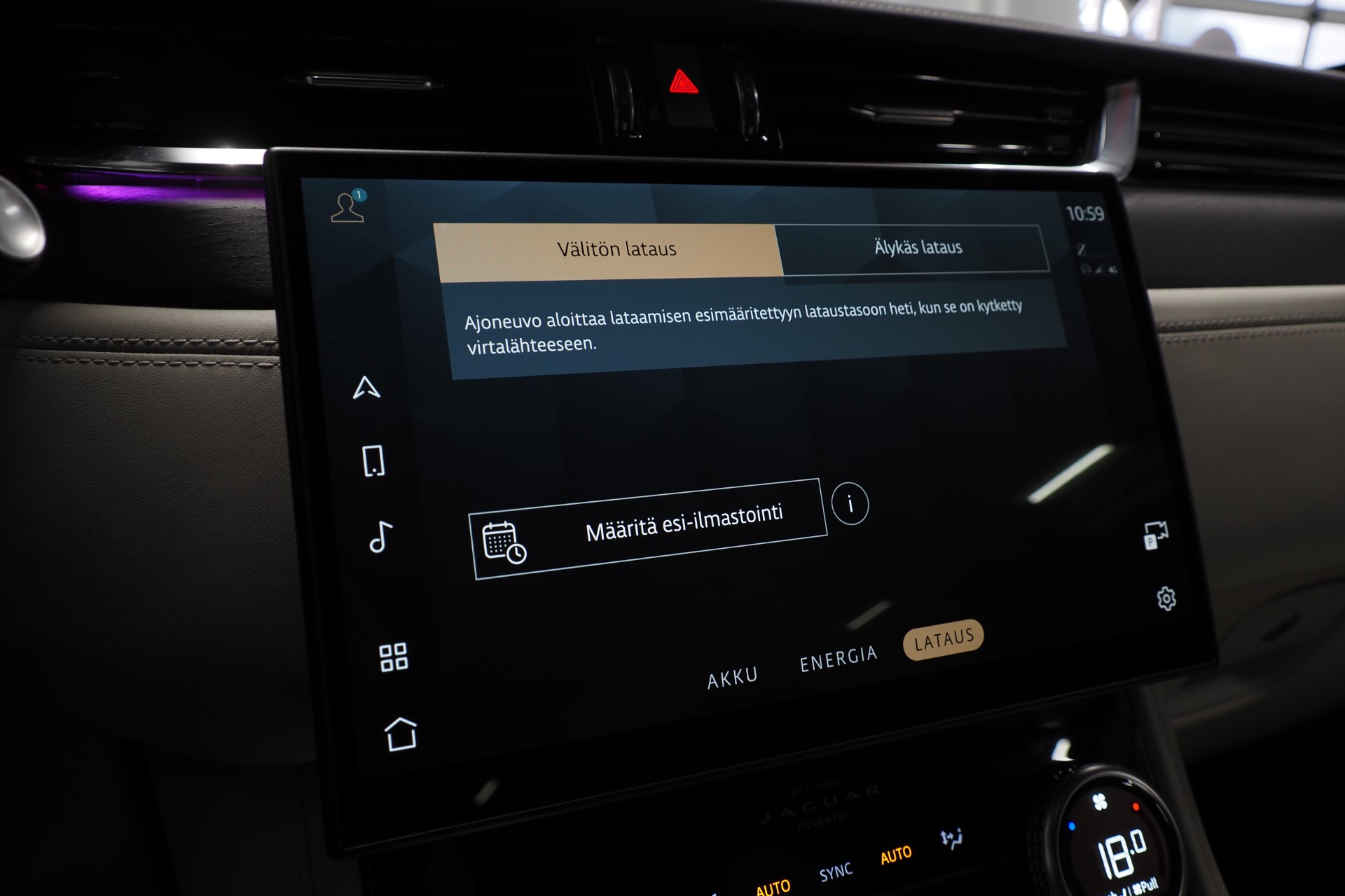 Jaguar F-PACE 15