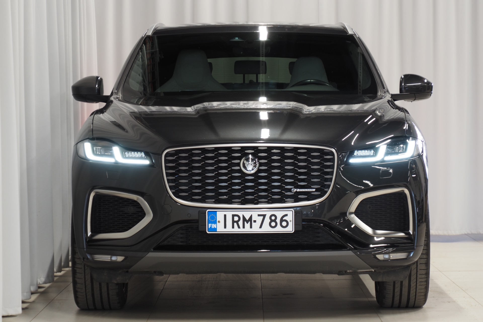 Jaguar F-PACE 2