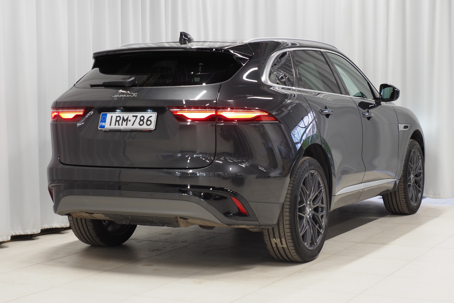 Jaguar F-PACE 3