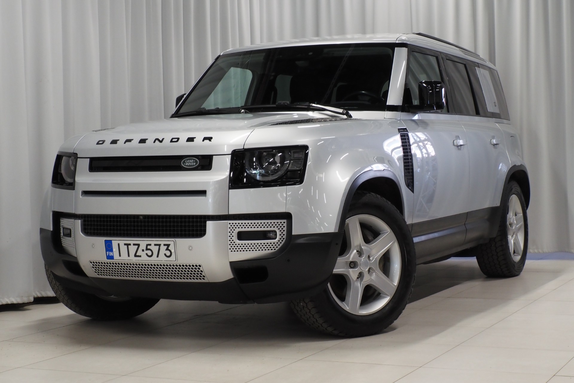 Land Rover Defender 1
