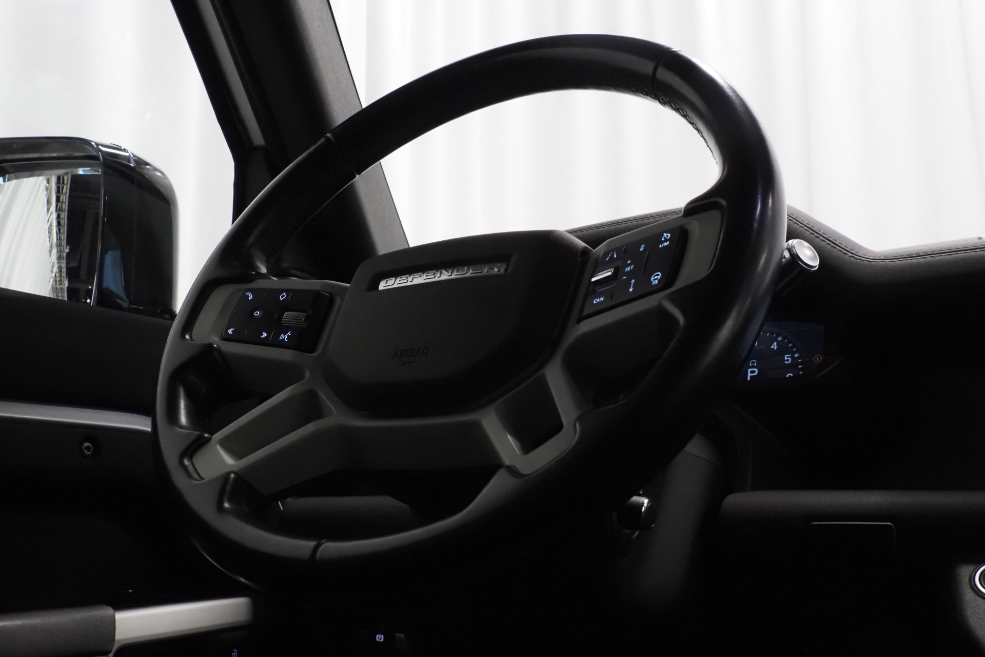 Land Rover Defender 8