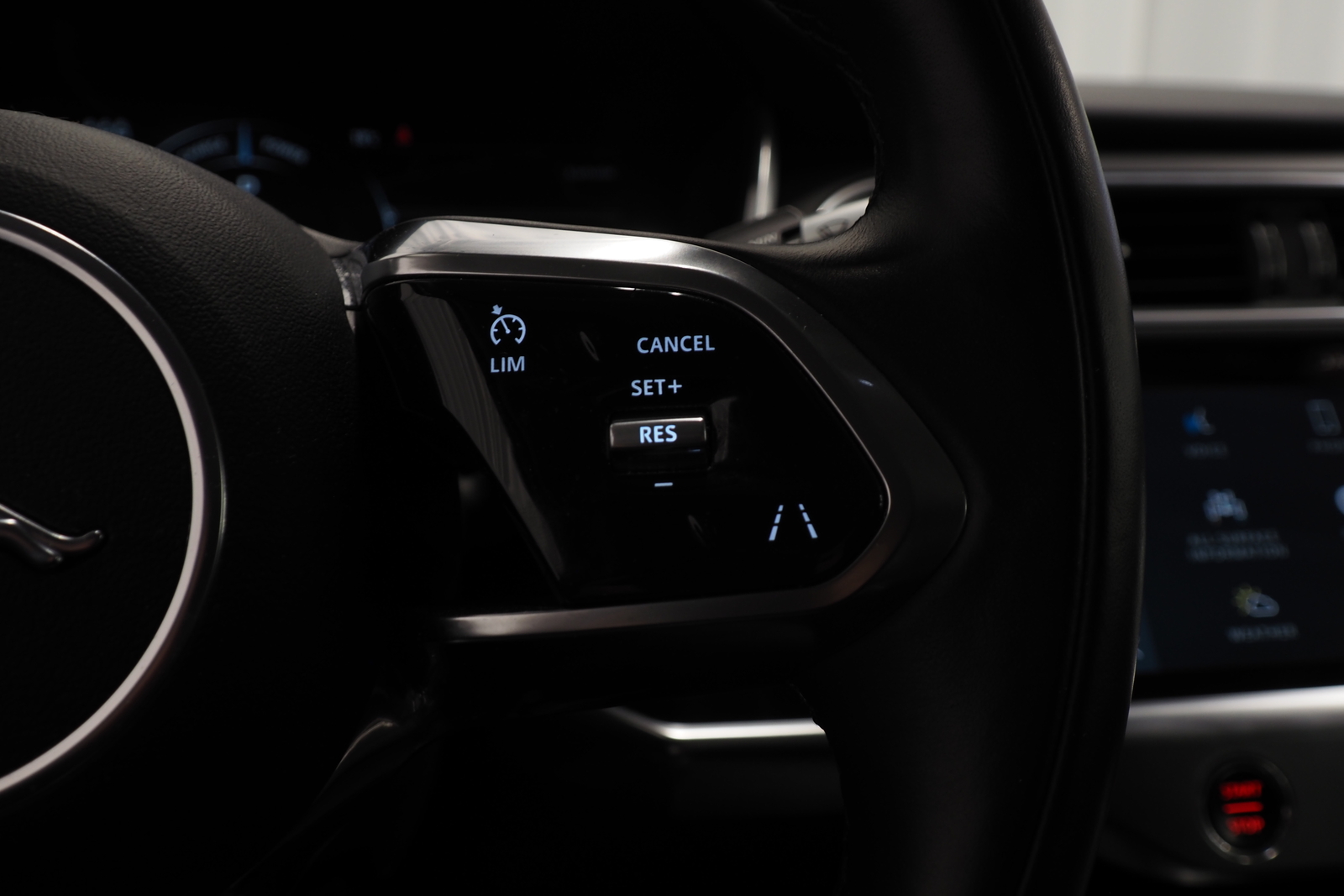 Jaguar I-PACE 14