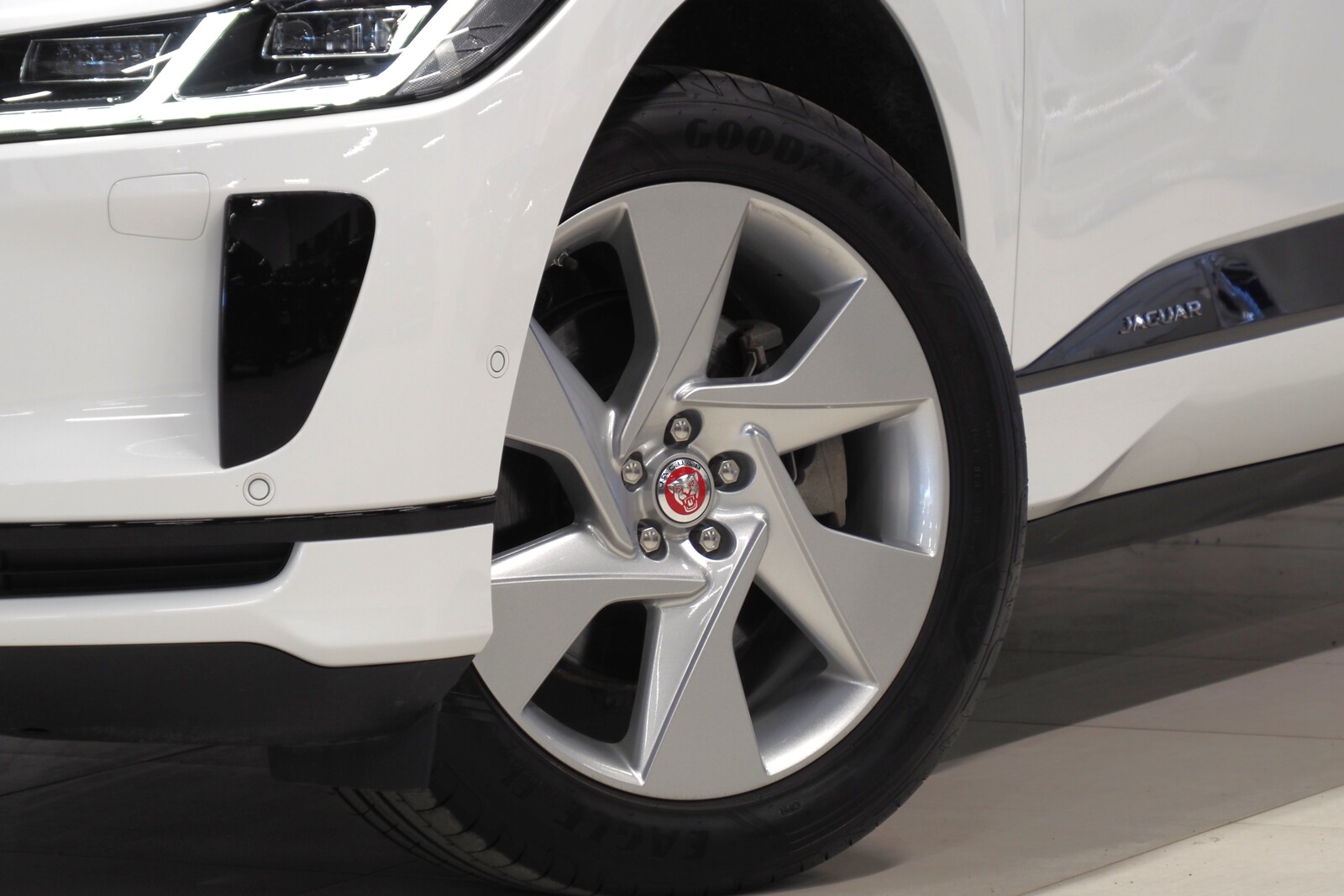Jaguar I-PACE 19