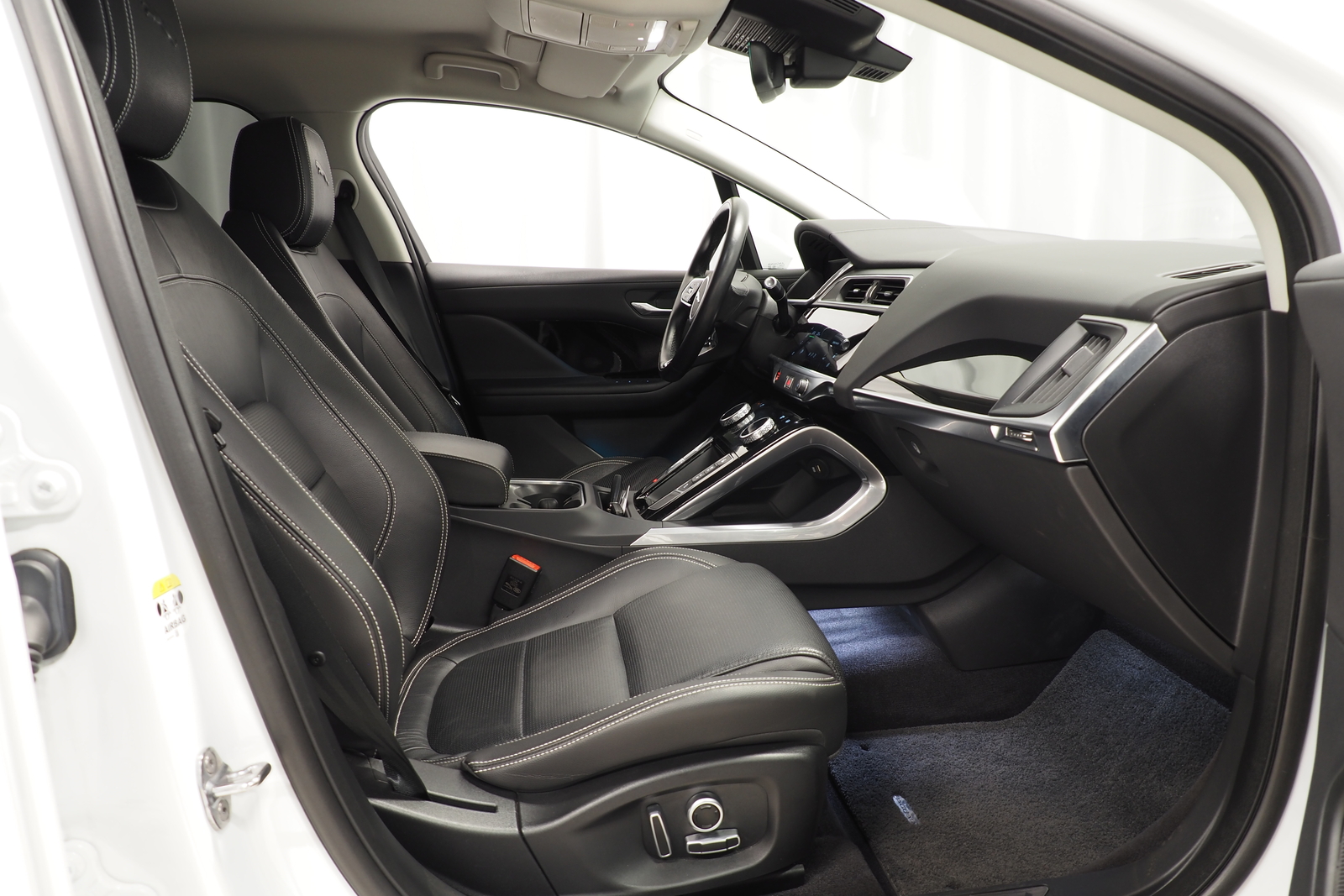 Jaguar I-PACE 6