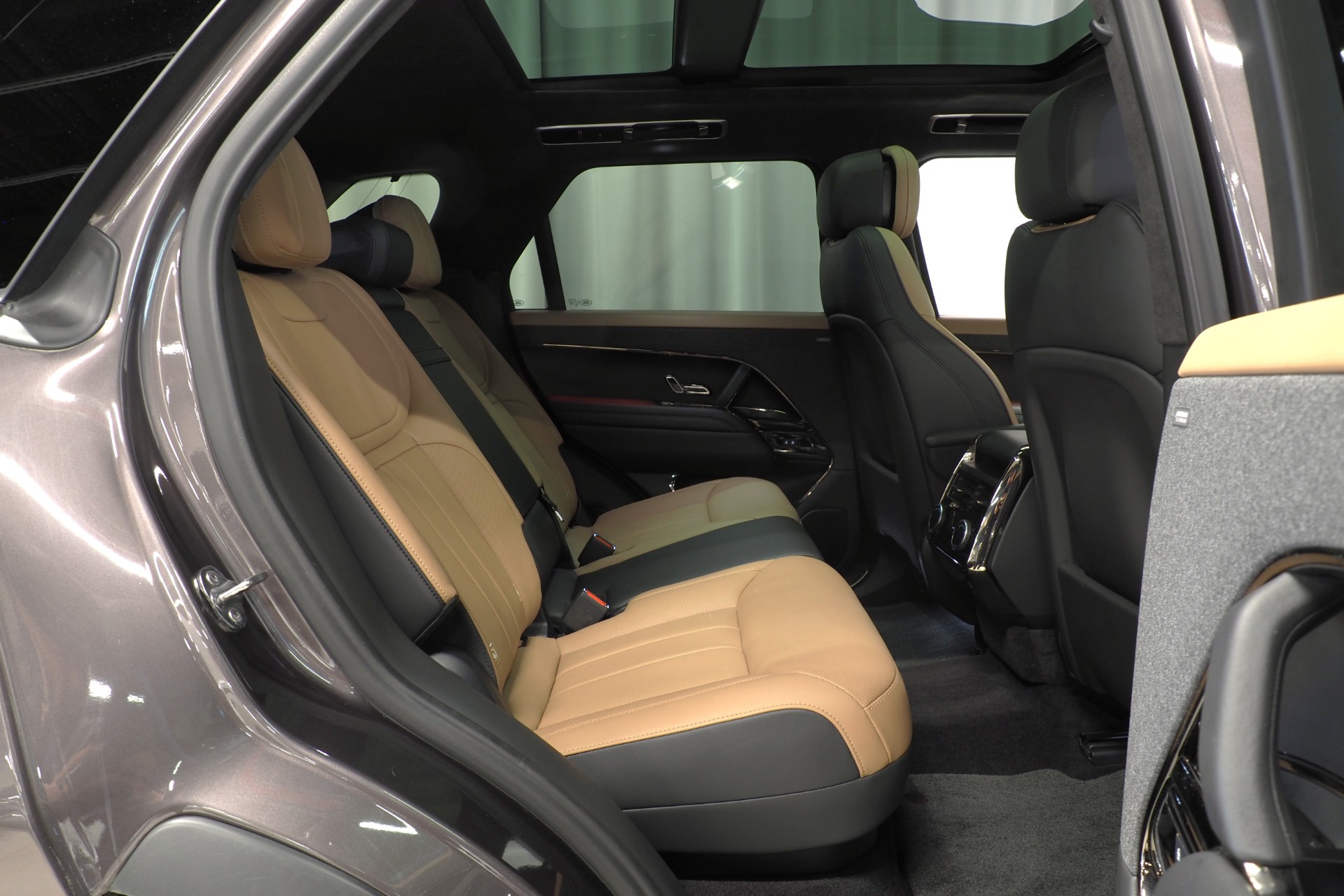 Land Rover Range Rover Sport 7