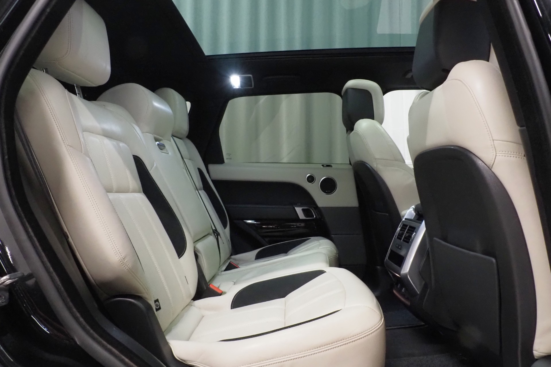 Land Rover Range Rover Sport 7