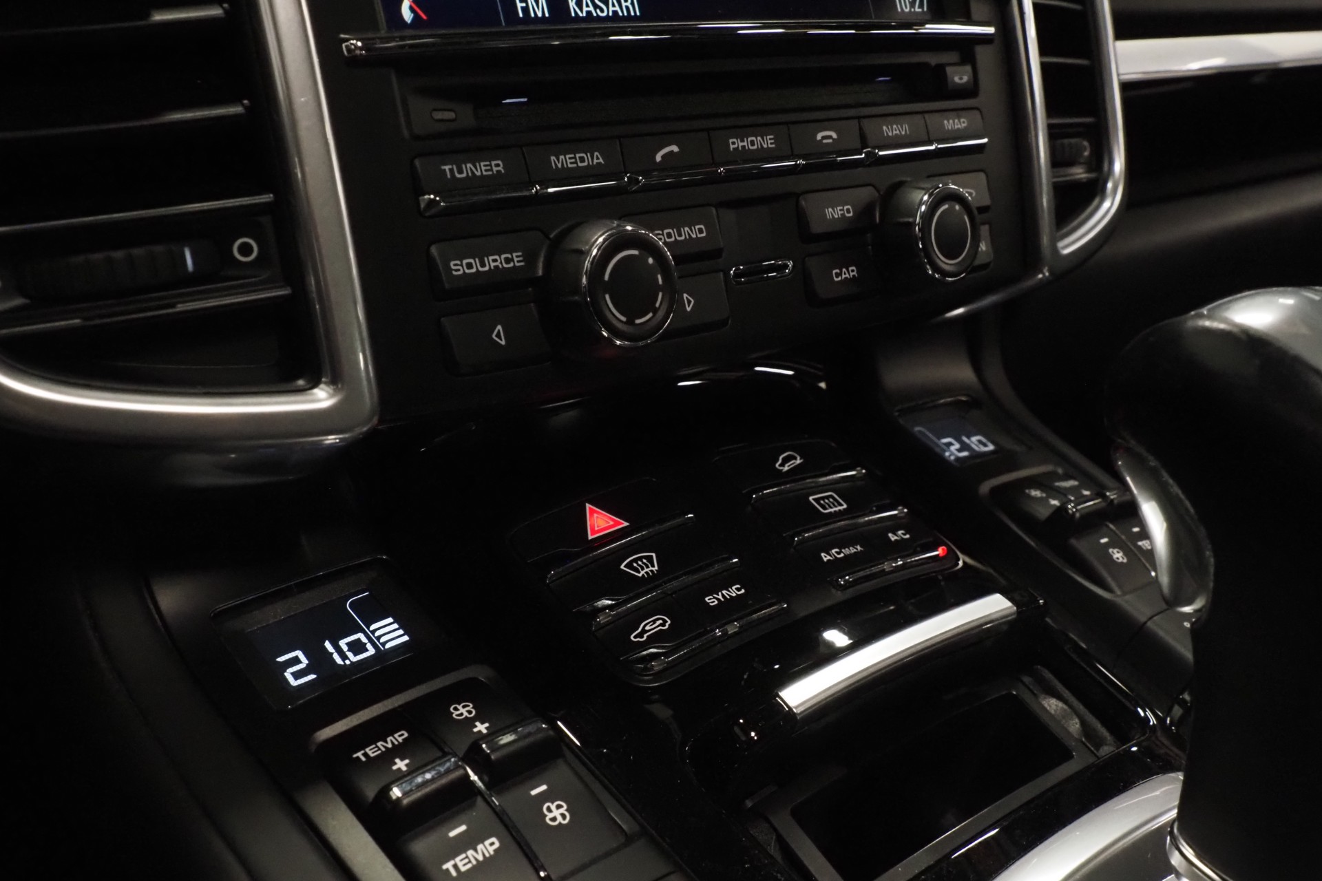 Porsche Cayenne 14