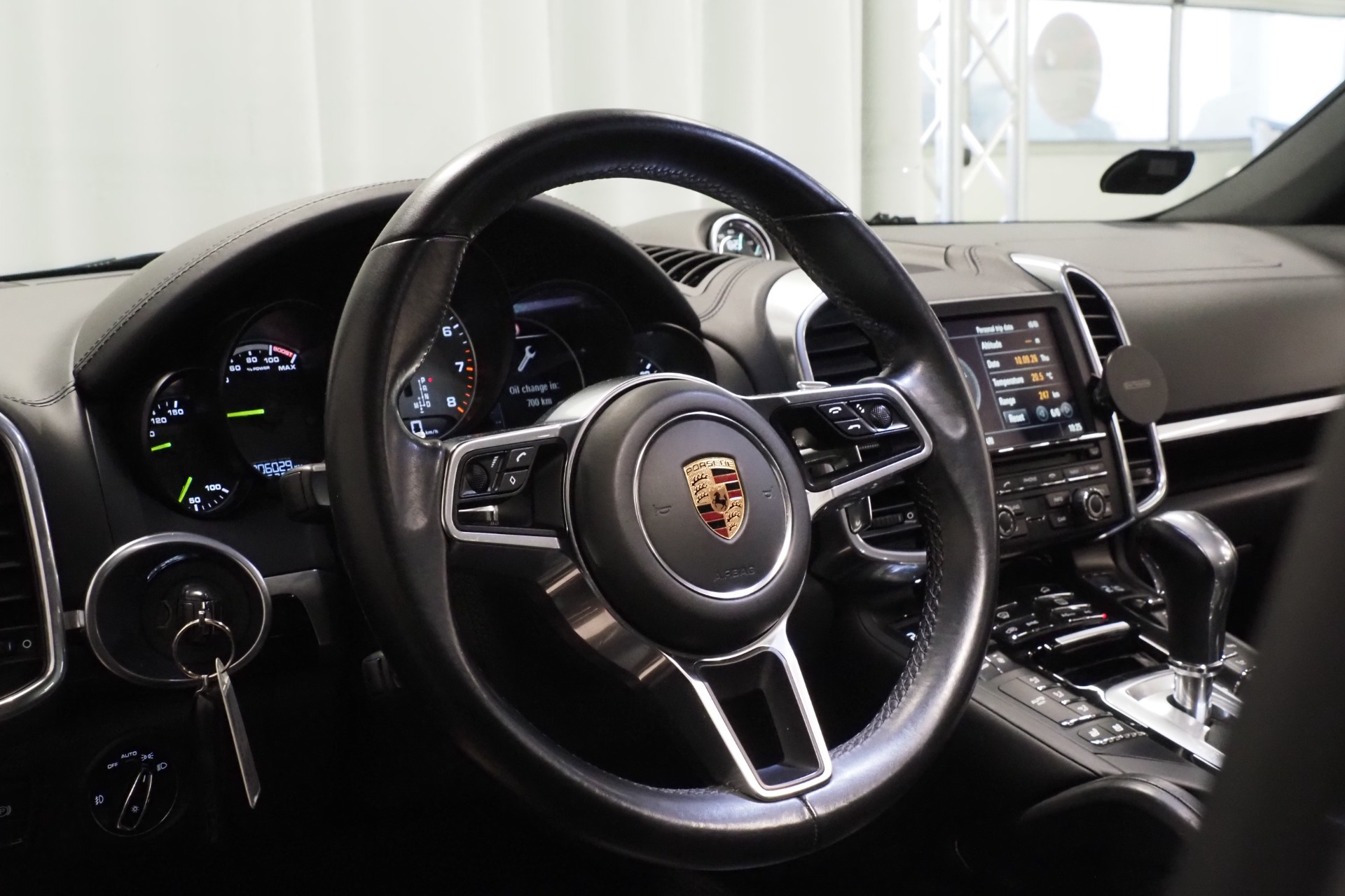 Porsche Cayenne 8