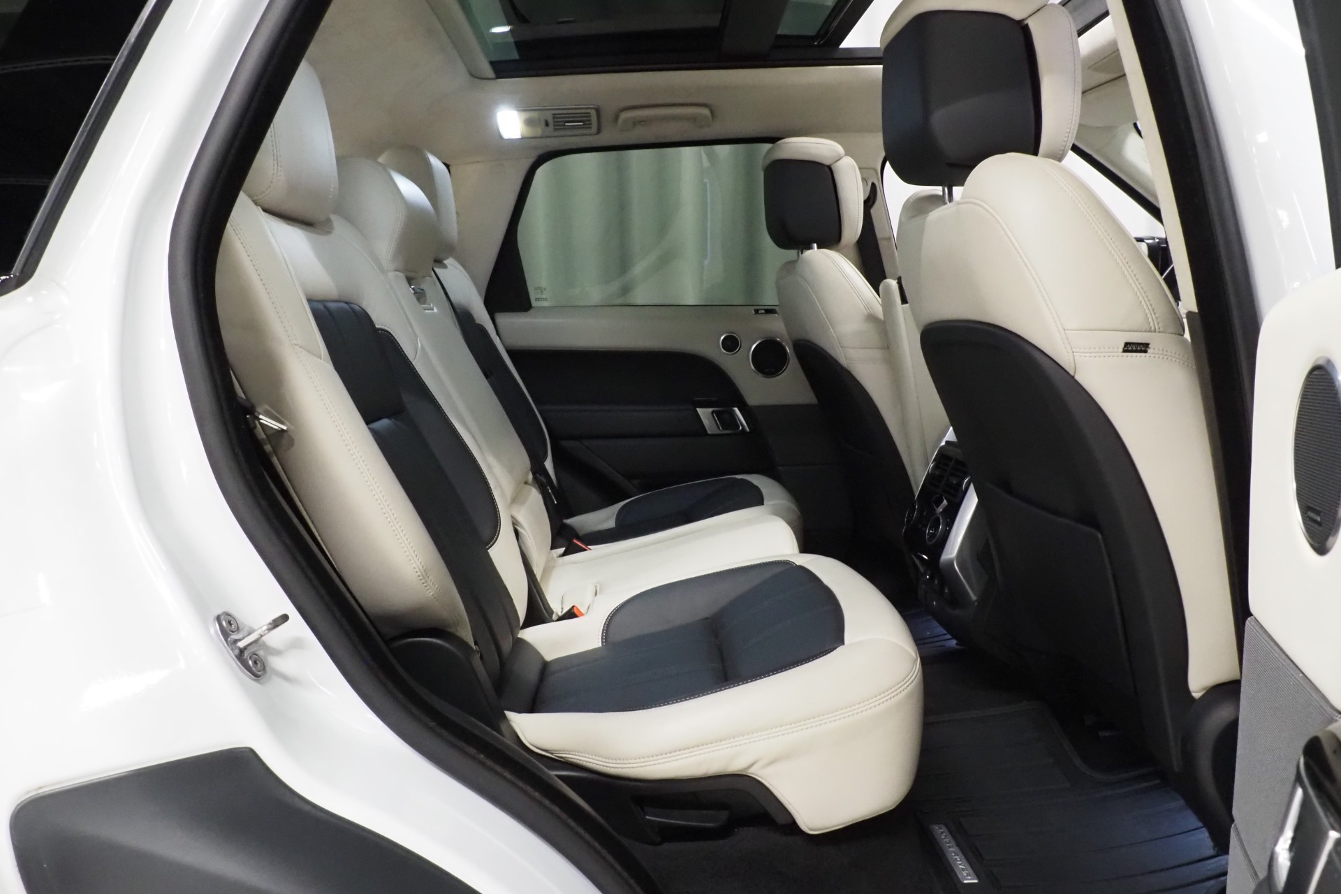 Land Rover Range Rover Sport 7