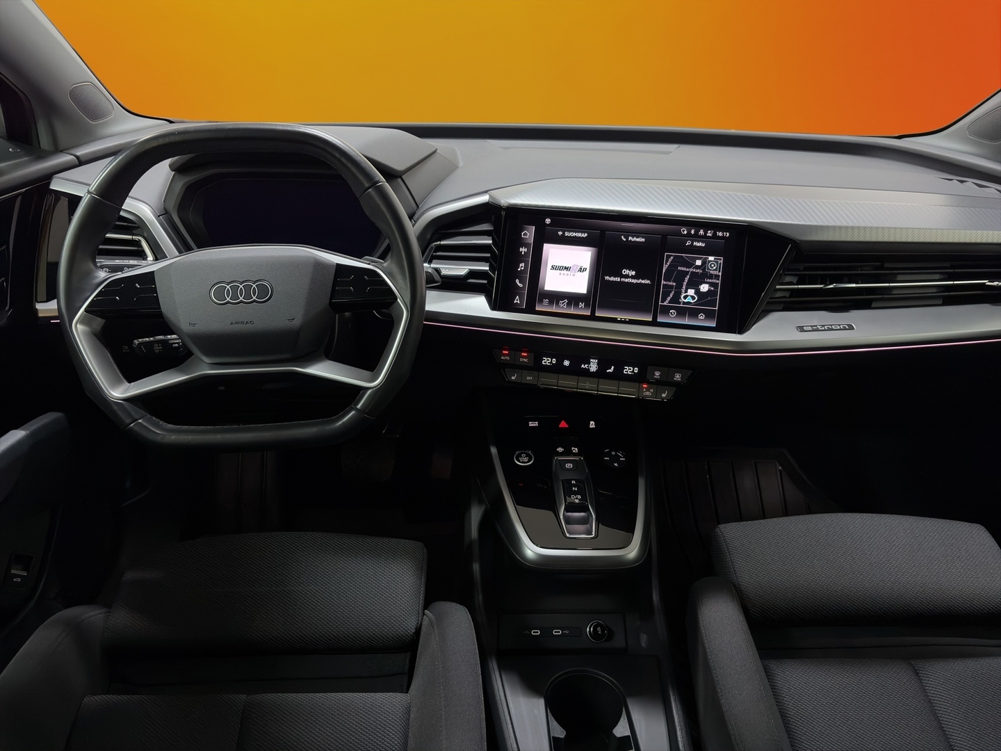 AUDI Q4 e-tron 2022
