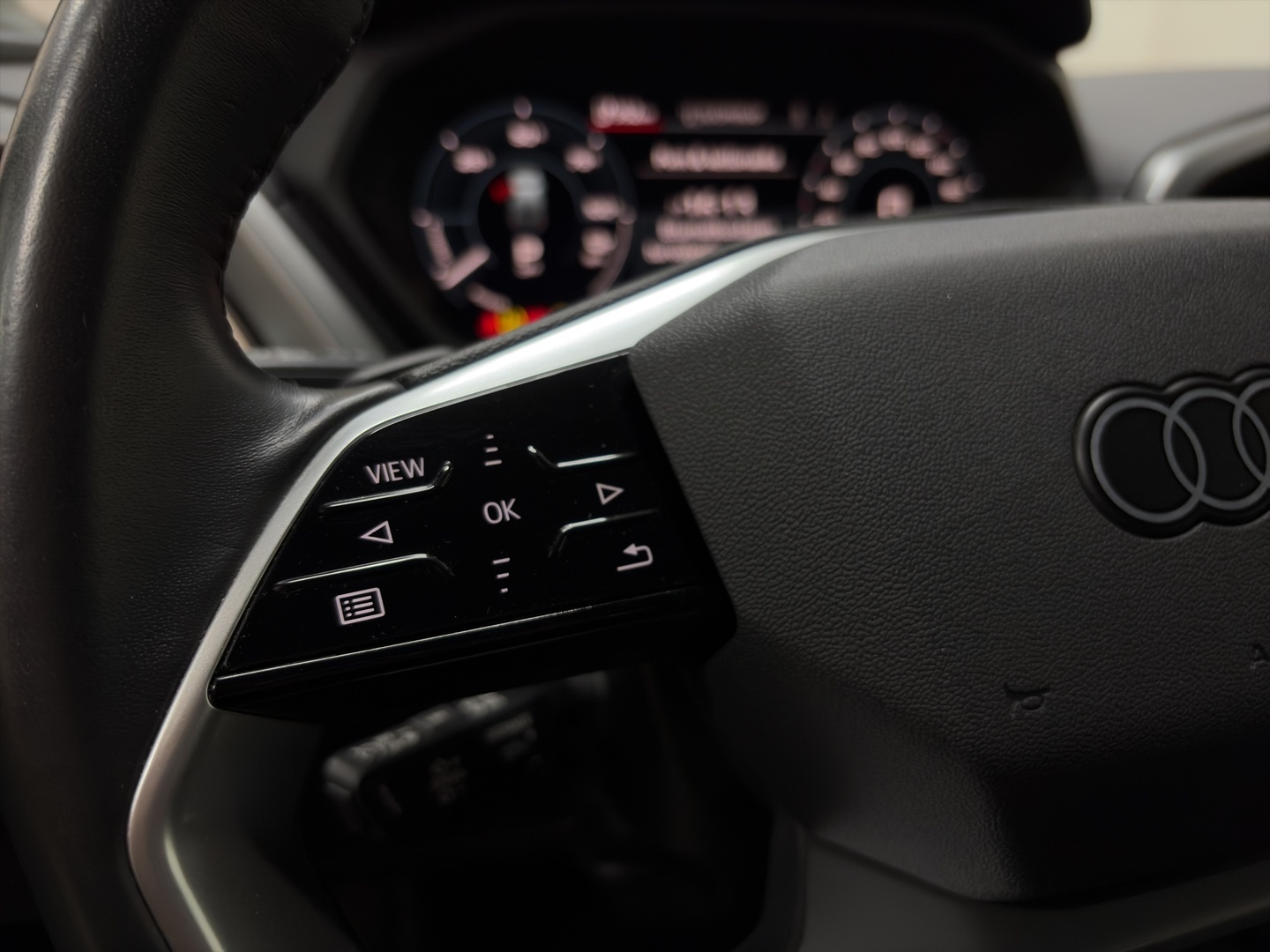 AUDI Q4 e-tron 2022