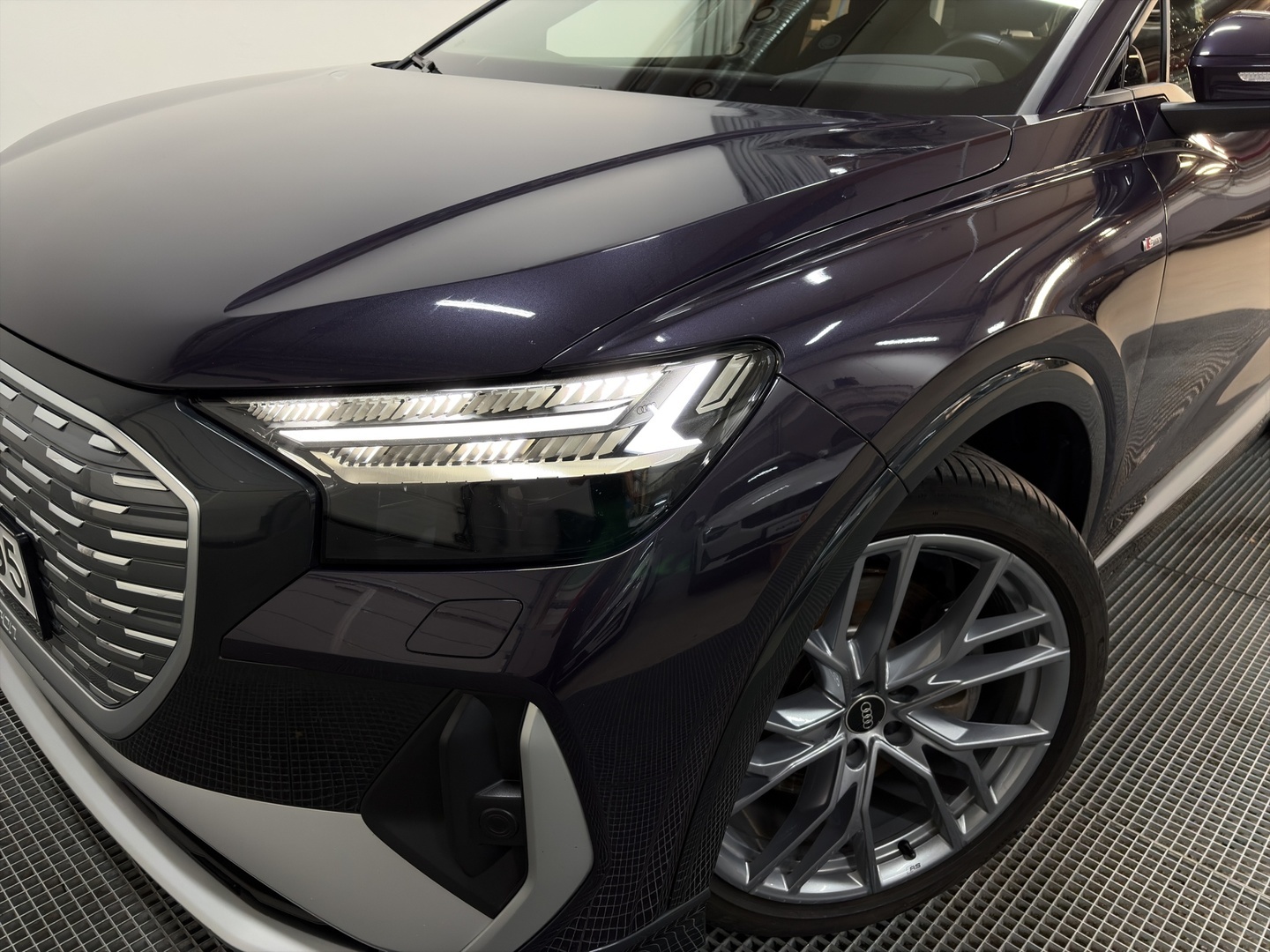 AUDI Q4 e-tron 2022