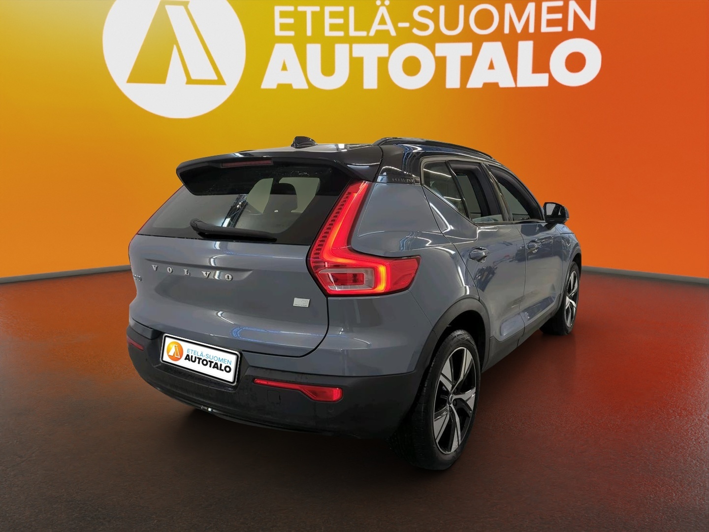 VOLVO XC40 2021