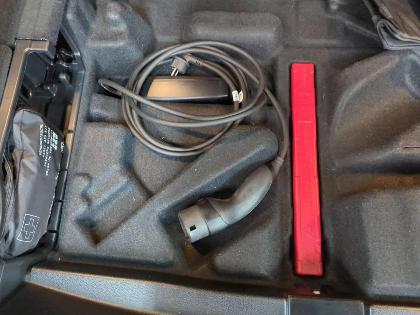 MERCEDES-BENZ EQC 2022