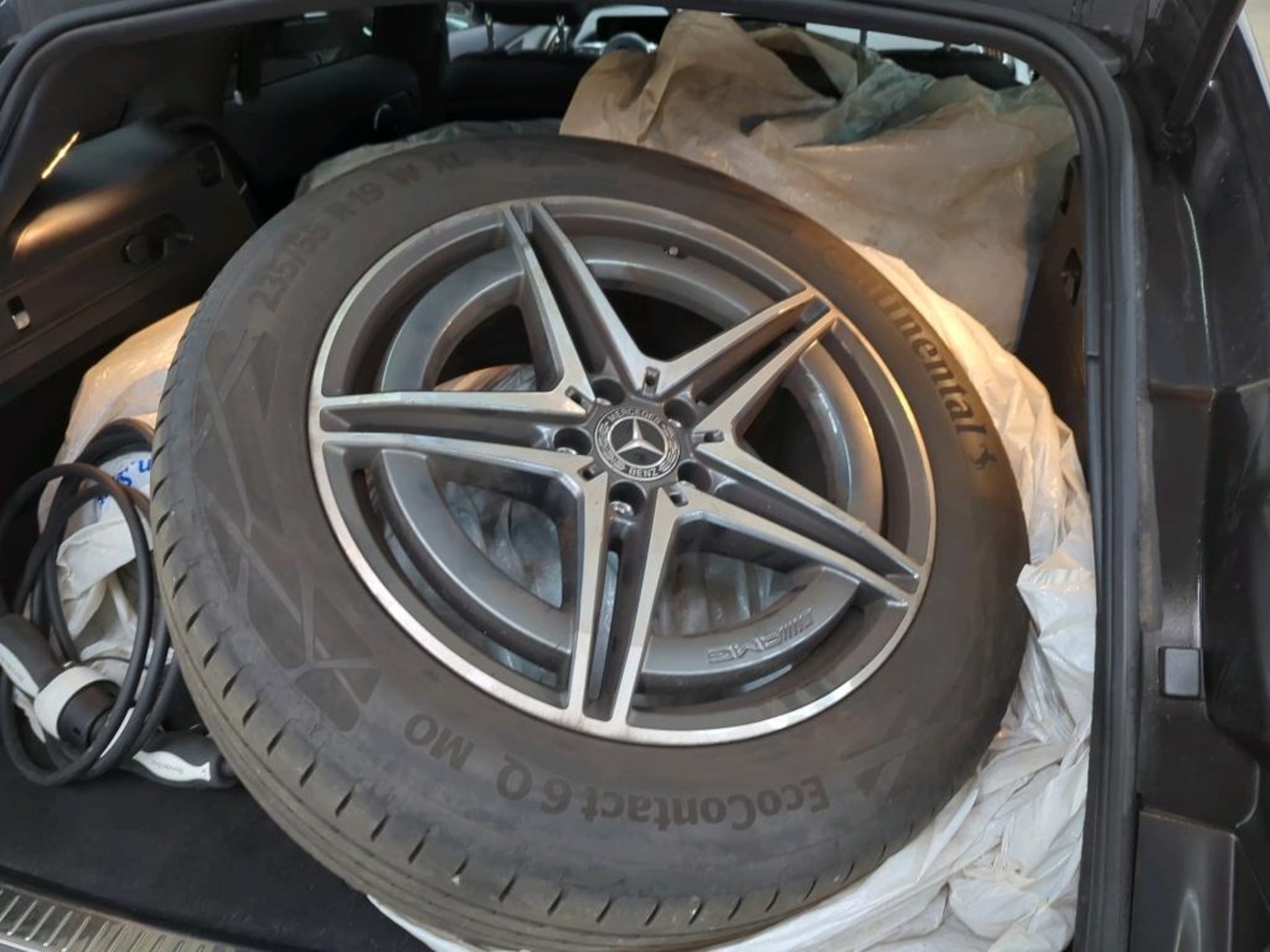 MERCEDES-BENZ EQC 2022