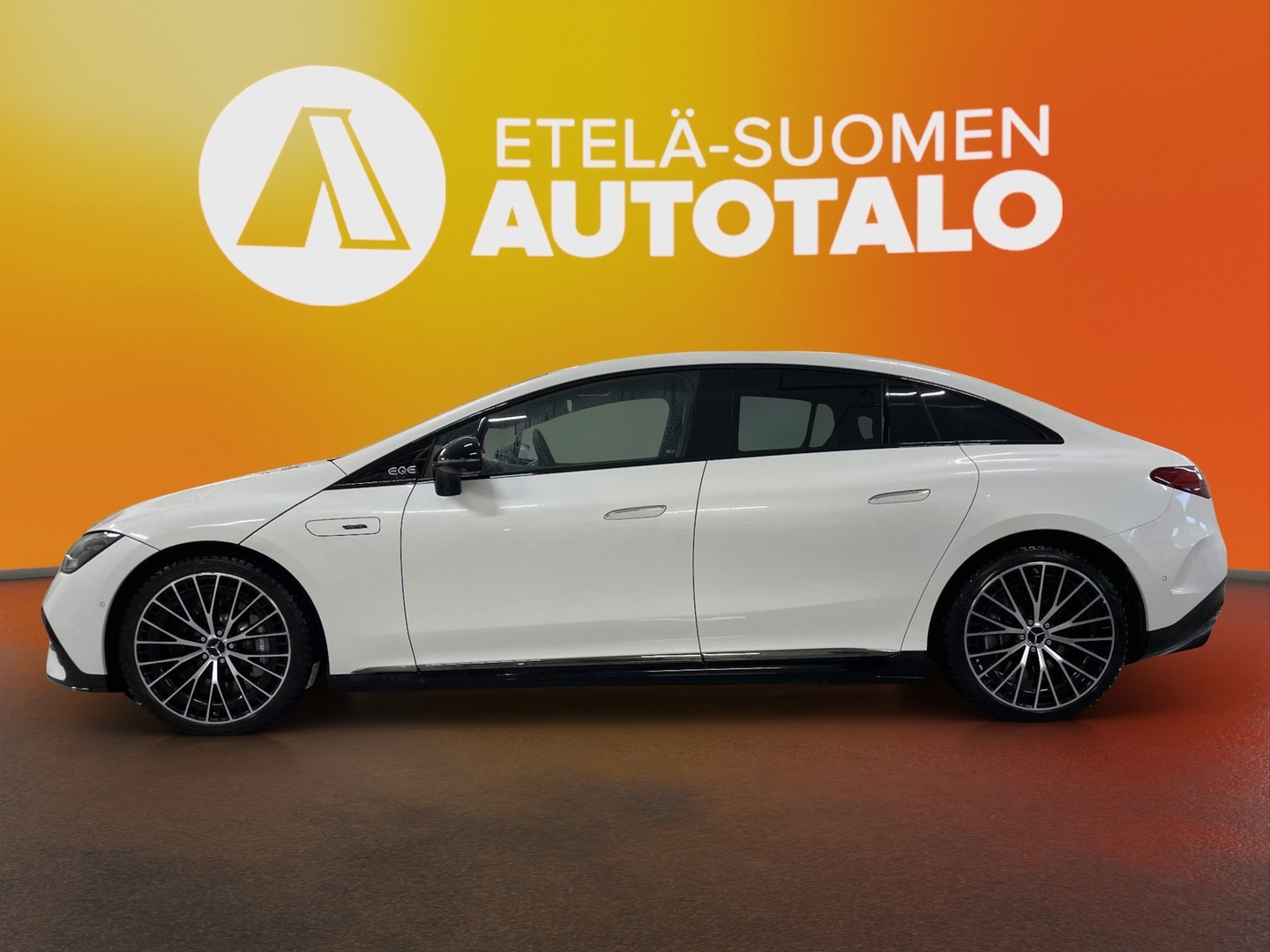 MERCEDES-BENZ EQE 2022