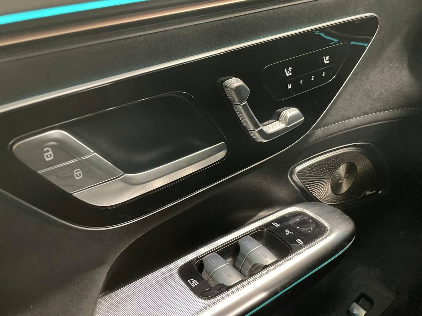 MERCEDES-BENZ EQE 2022