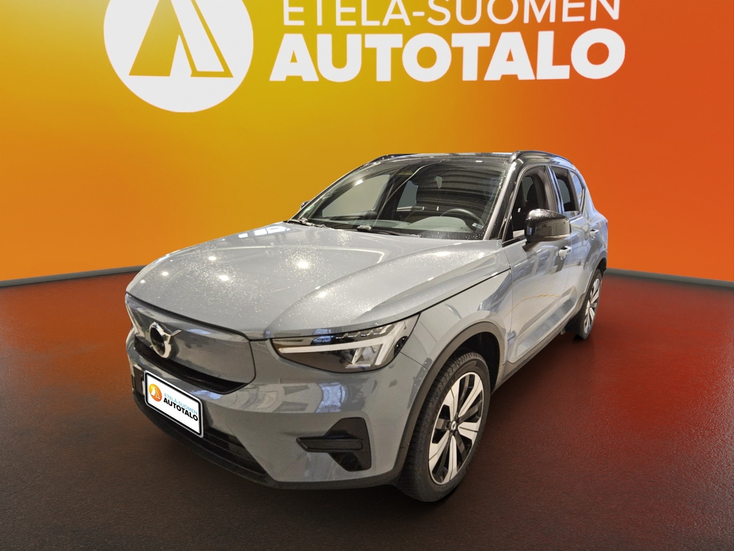 VOLVO XC40 2023