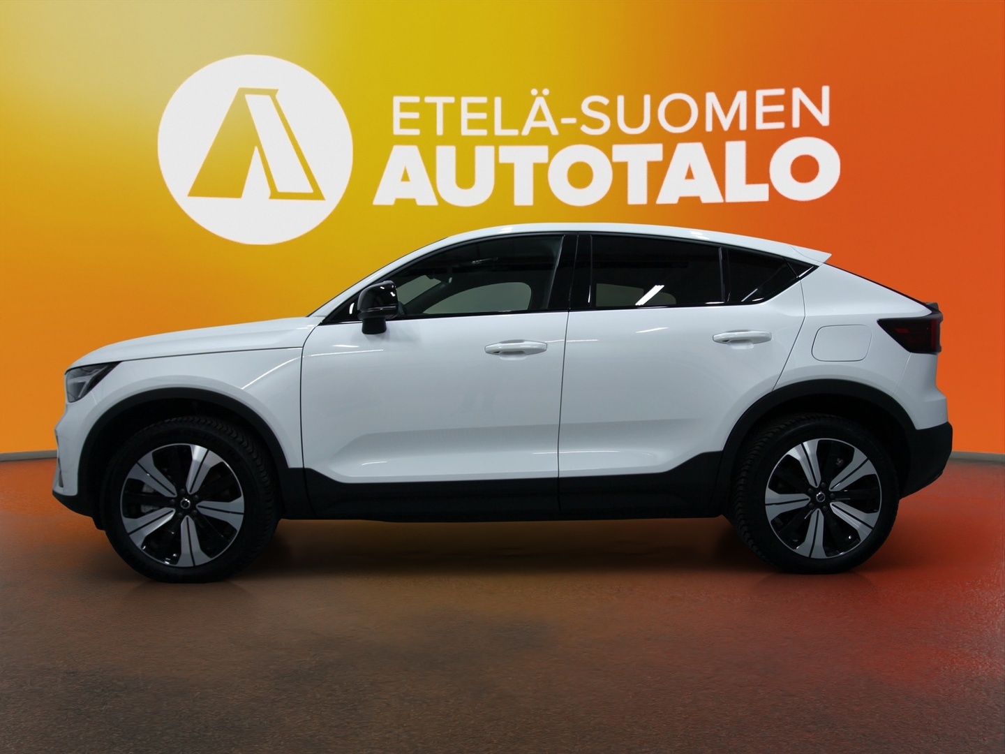 VOLVO C40 2023