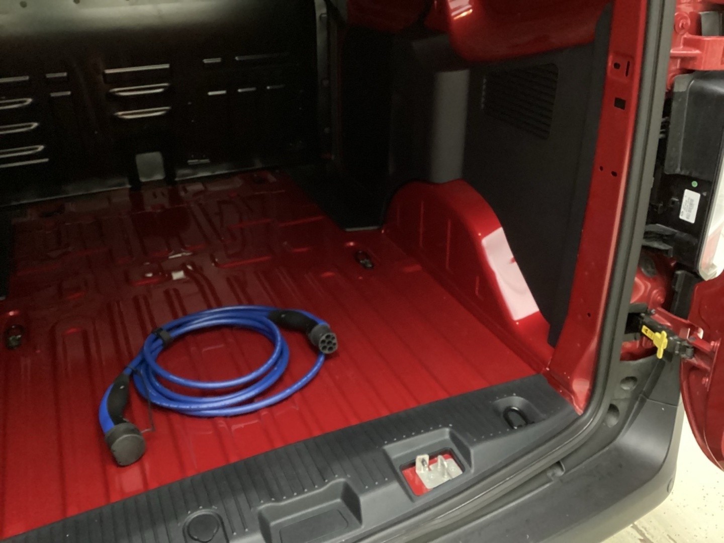 FORD TRANSIT COURIER 2025