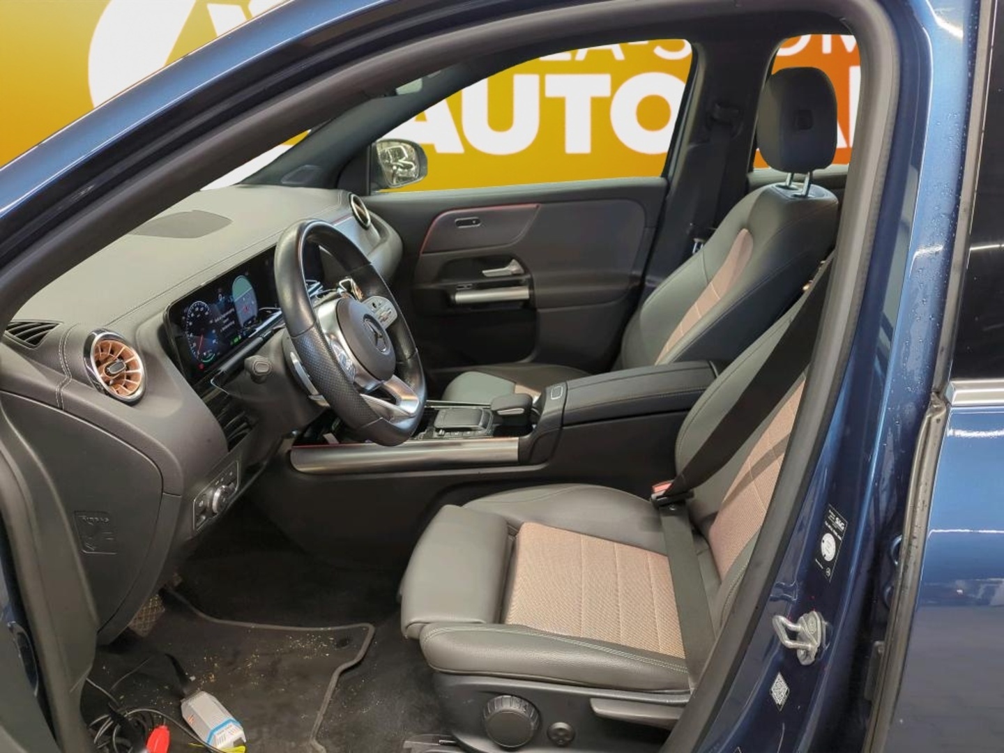 MERCEDES-BENZ EQA 2023