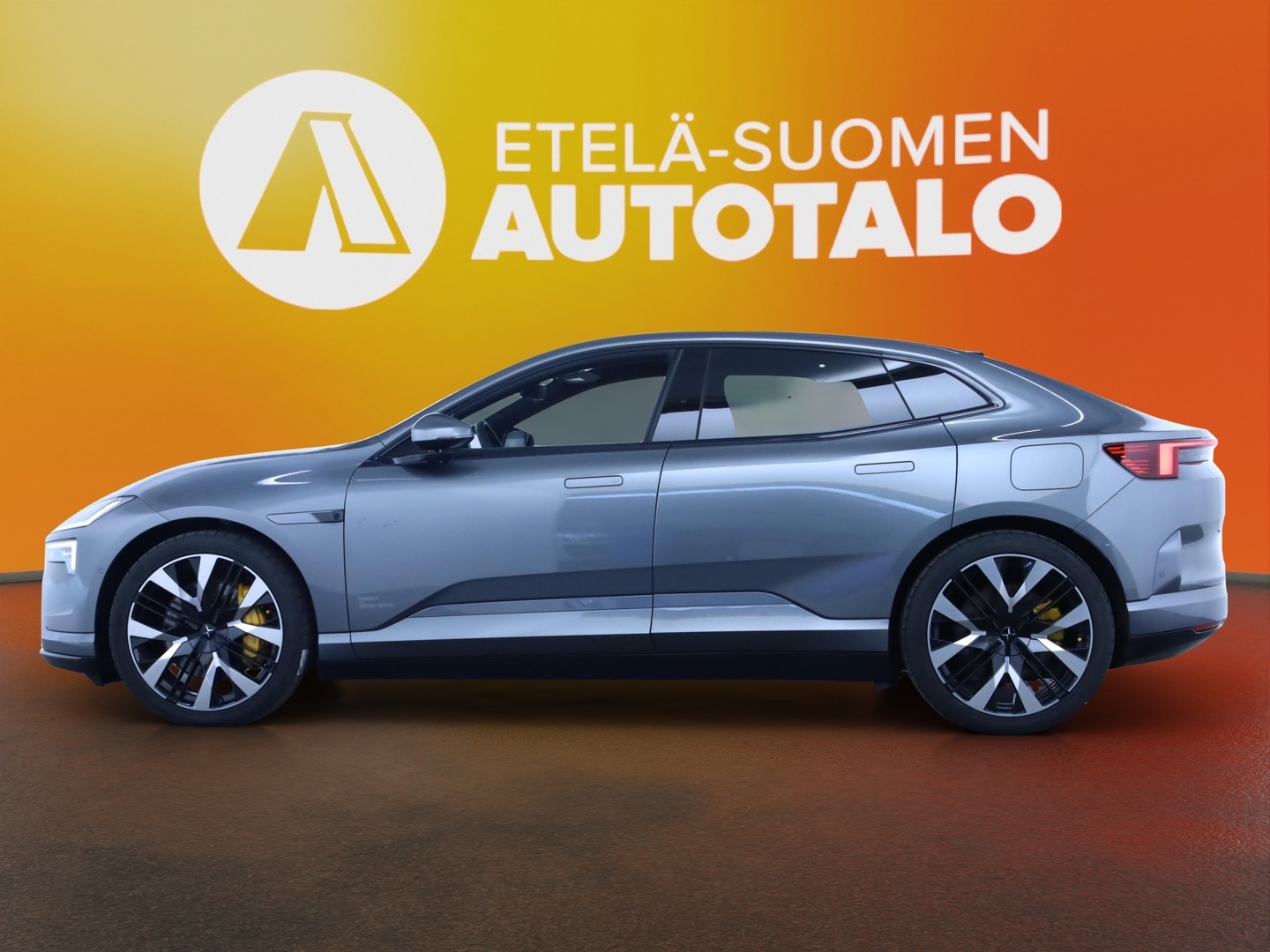 POLESTAR 4 2025