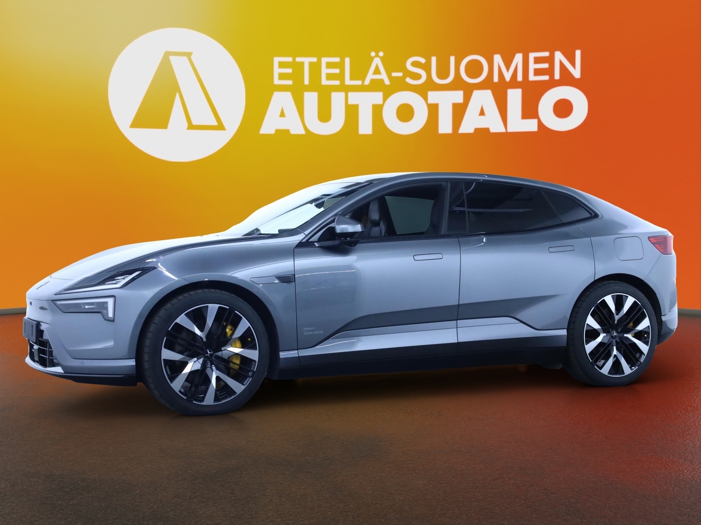 POLESTAR 4 2025