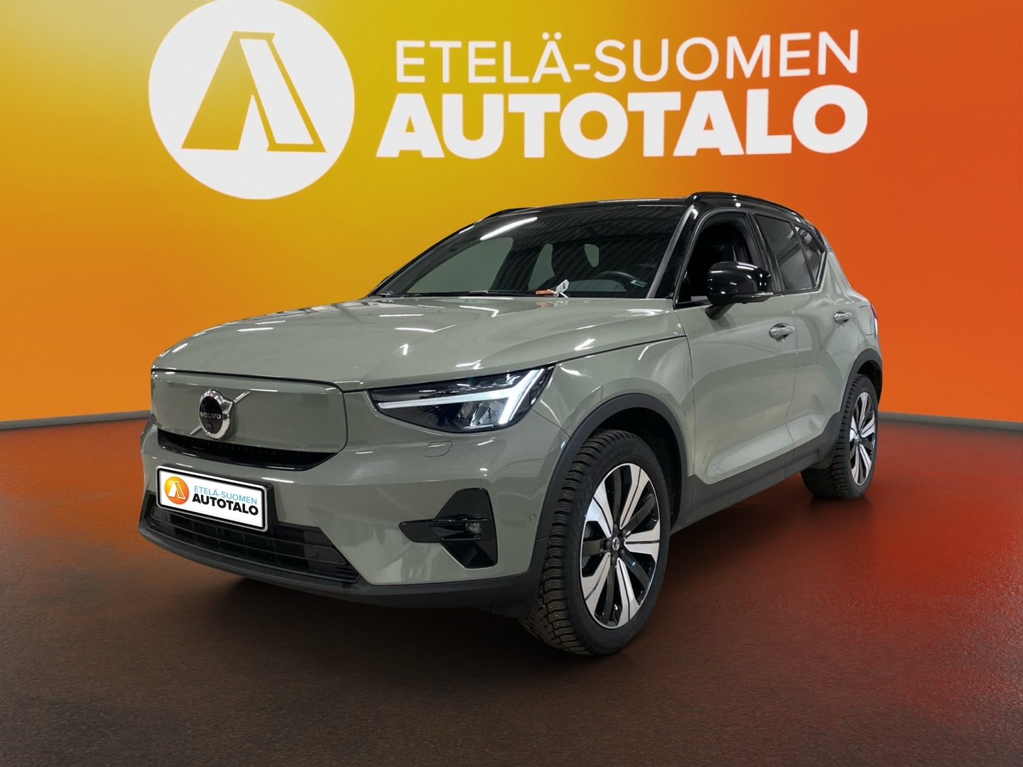 VOLVO XC40 2023