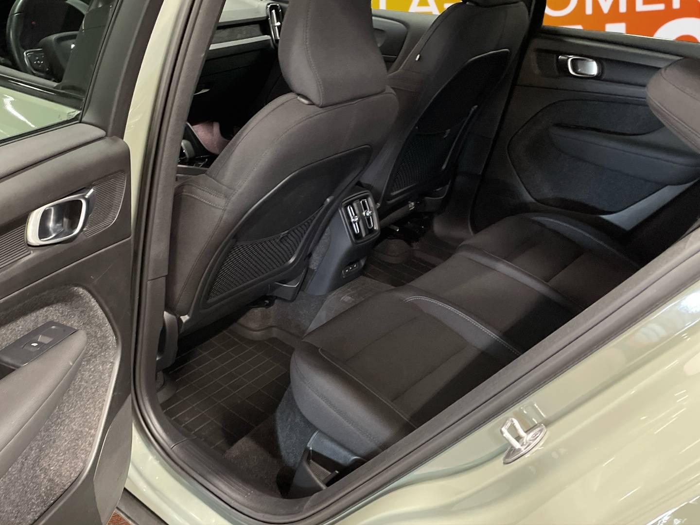 VOLVO XC40 2023