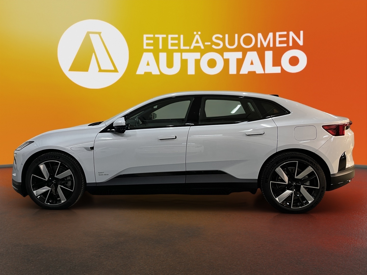 POLESTAR 4 2025